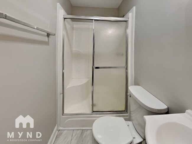 Building Photo - 121 Nicklaus Dr