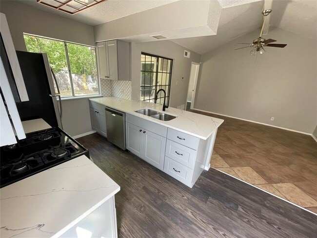 Building Photo - 5806 Emerald Forest Dr