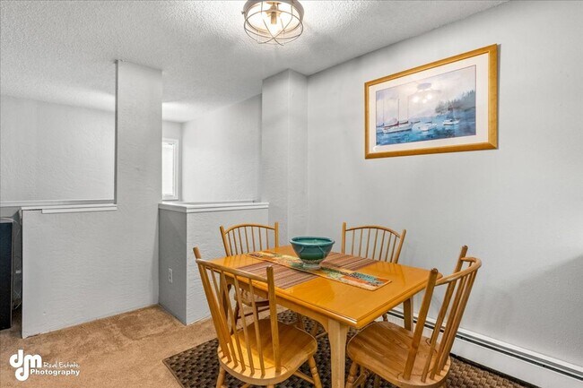 Building Photo - The Single-Family Alternative: 3BD/2BA Triplex Unit with Modern Comforts