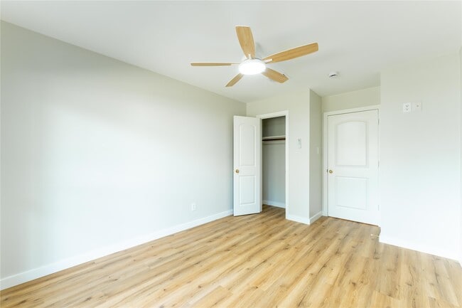 Building Photo - 6119 S Braeswood Blvd