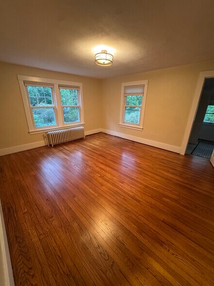 Building Photo - 206 Klinewoods Rd