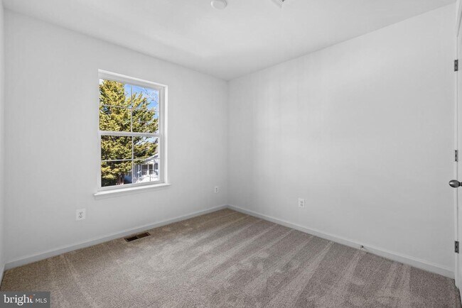 Building Photo - 444 Carrolton Ave