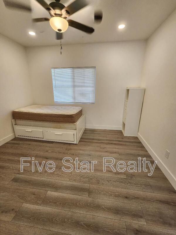 Building Photo - 9539 Poplar Way
