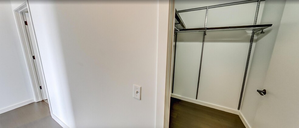 Building Photo - 1158 N Howe St