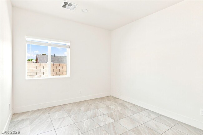 Building Photo - 4060 E Welter Ave