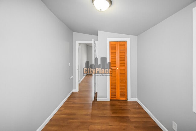 Building Photo - 2627 Chase St