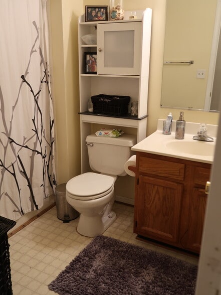 Building Photo - 504 Waters Cove Ct
