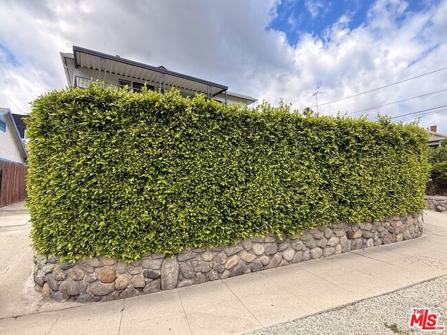 Building Photo - 2471 W Ave 32