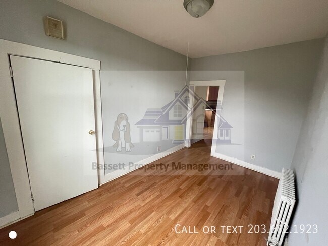 Building Photo - 115 Hubbard Pl