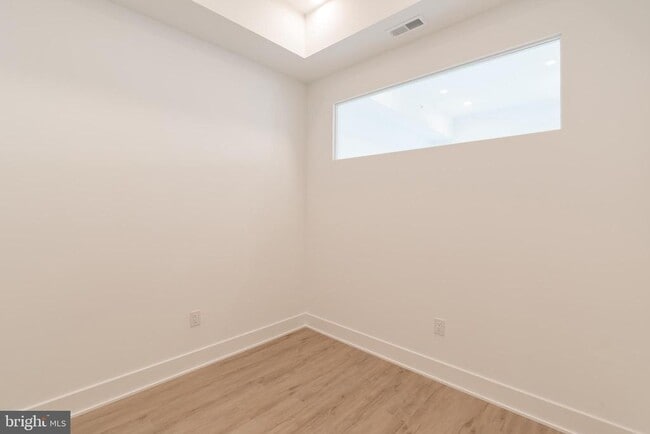 Building Photo - 1622 Point Breeze Ave