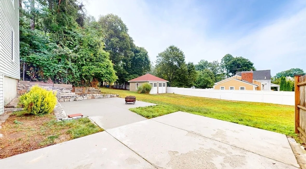 Building Photo - 18 Marion St