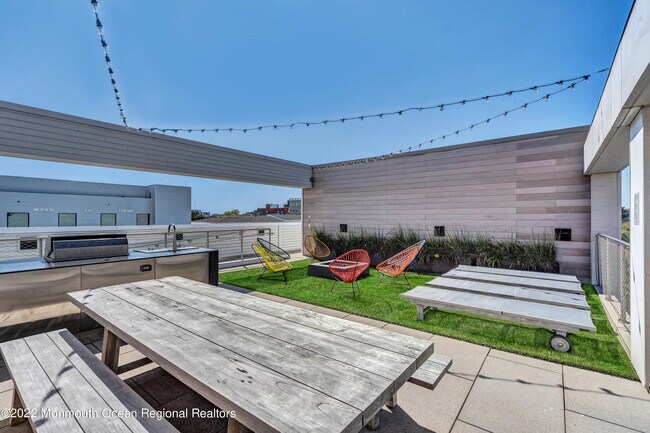 Building Photo - 601 Heck St