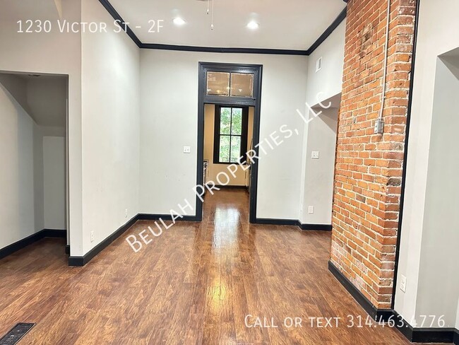 Building Photo - Newly Renovated 2BD/2BA in Walkable Soulard