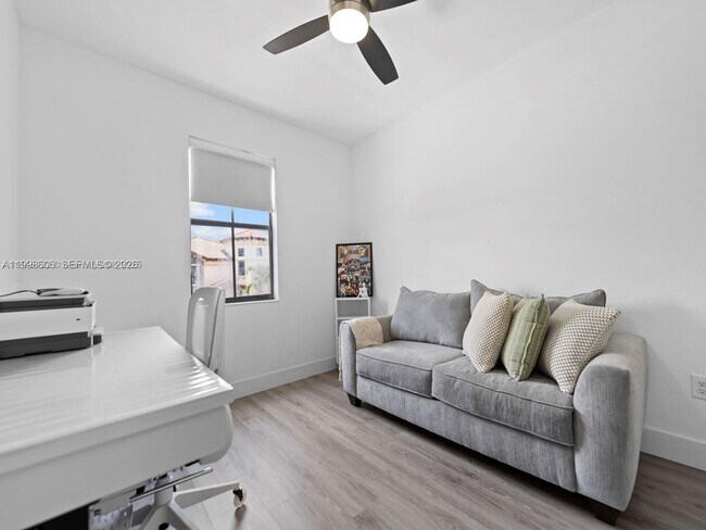 Building Photo - 8781 NW 98th Ct