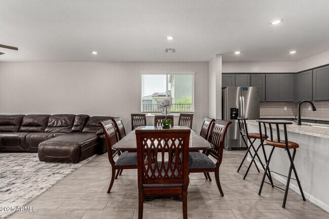 Building Photo - 18021 Avenida del Sol W