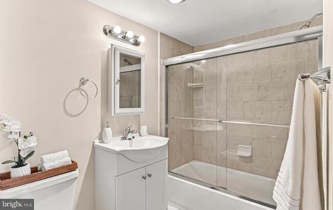 Building Photo - 501 Slaters Ln