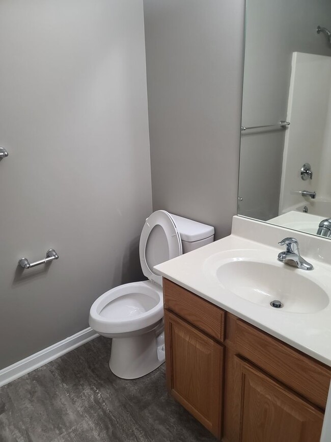 Building Photo - 3 Bedroom Townhouse for Rent in Waynesboro!