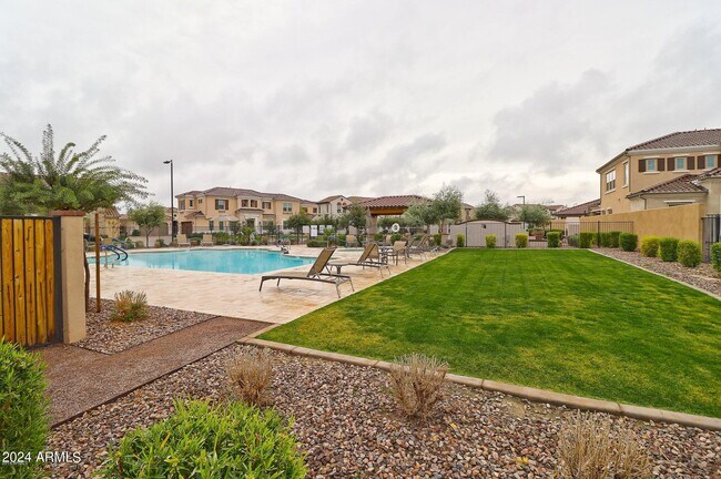 Building Photo - 4015 S Pecan Dr