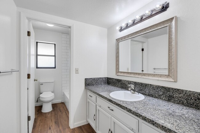 Building Photo - Charming Newly Remodeled 2 Bedroom Home in...