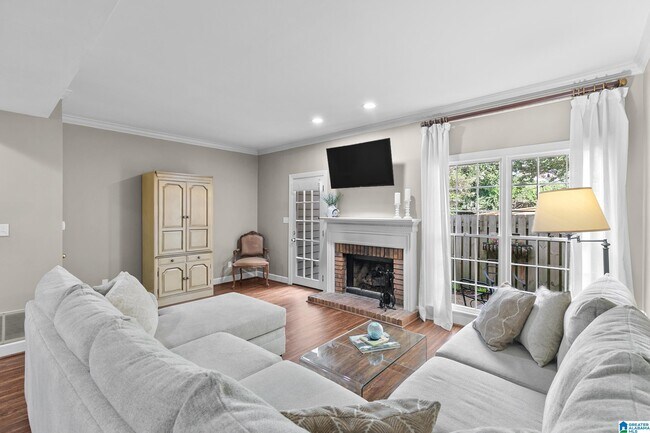 Building Photo - 1227 33rd St S