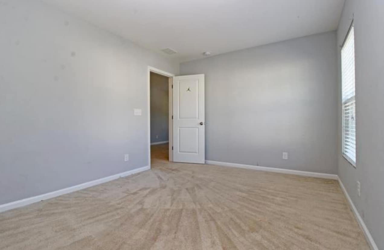 Building Photo - 332 Fox Ridge Ln