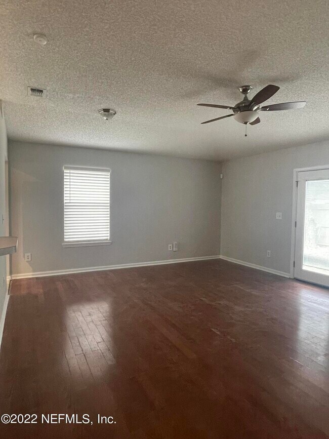 Building Photo - 3348 Volley Dr