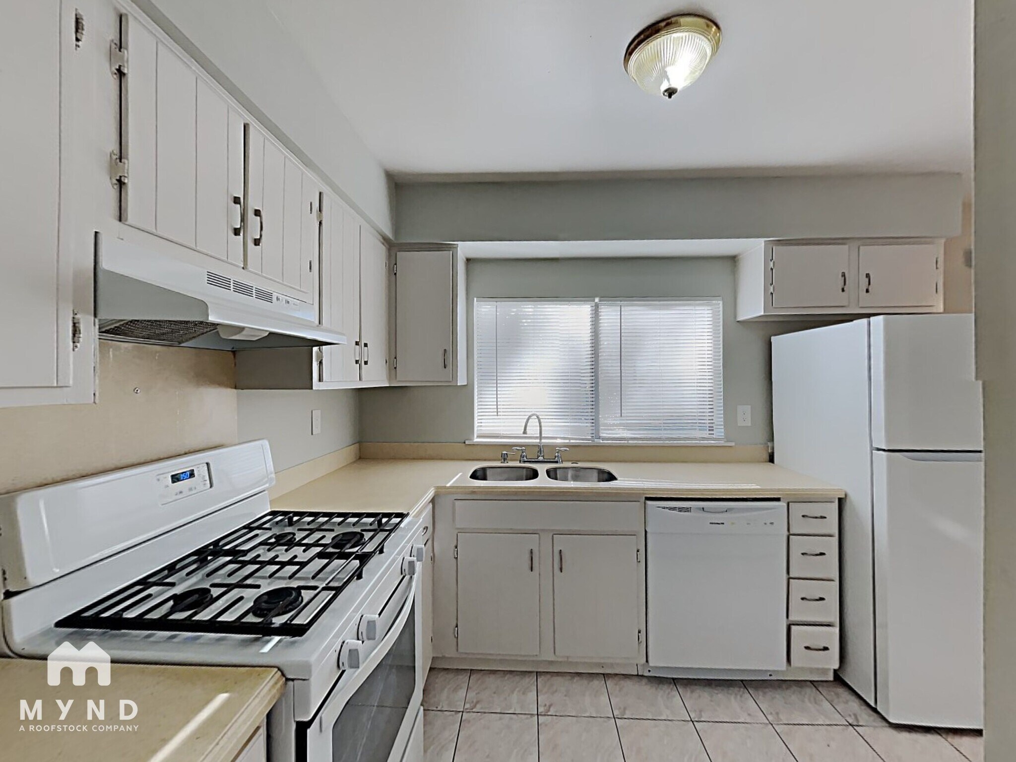 Building Photo - 9062 Homewood Dr
