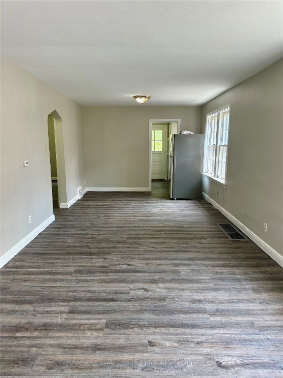 Building Photo - 1422 Tamerton Ave