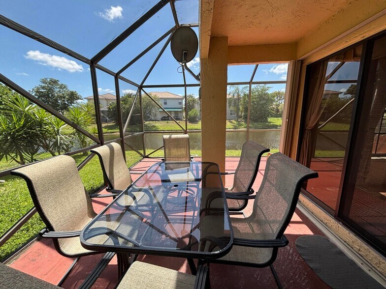 Building Photo - 1760 Shoreside Cir