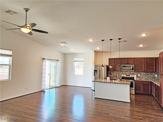 Building Photo - 3575 E Wallowa Dr