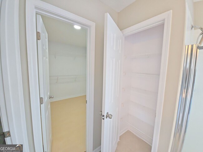 Building Photo - 437 Bedford Crossing