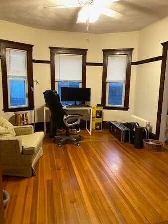 Building Photo - 68 Burnside St