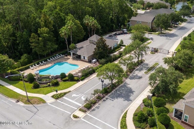 Building Photo - 4235 Highwood Dr