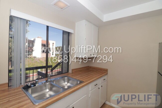 Building Photo - 1908 Via Las Palmas