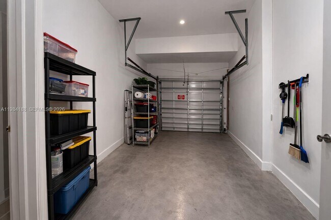 Building Photo - 10909 NW 43rd Ln