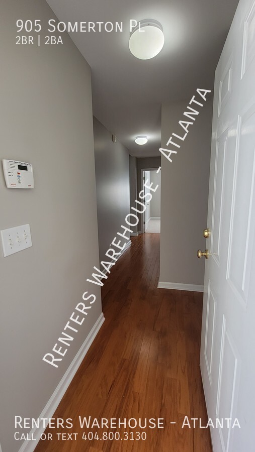 Building Photo - 905 Somerton Pl