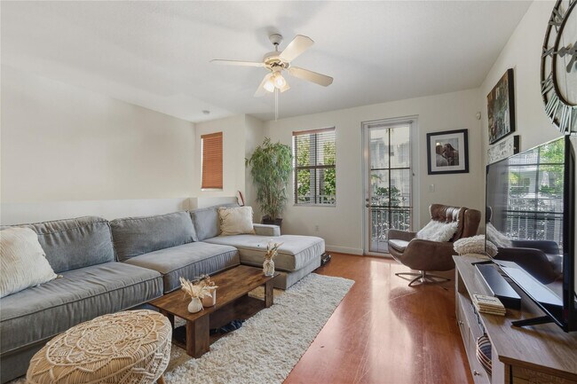 Building Photo - 1336 SW 3rd Ct