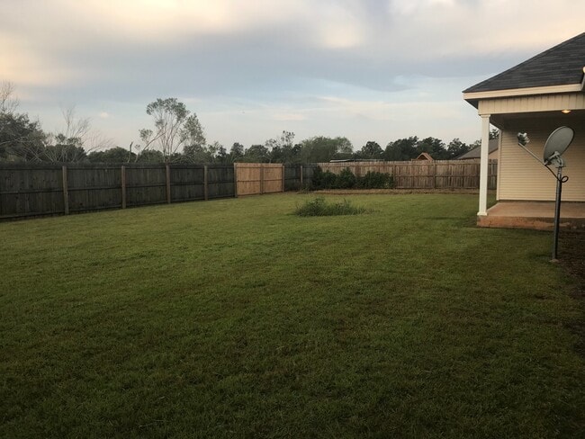 Building Photo - 125 Gage Dr