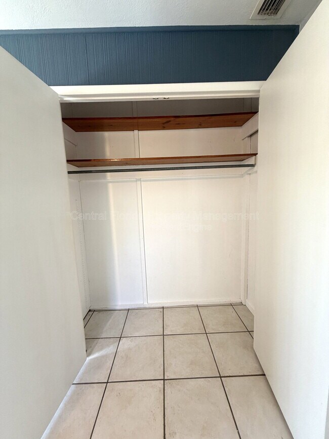 Building Photo - 1947 Summerfield Rd