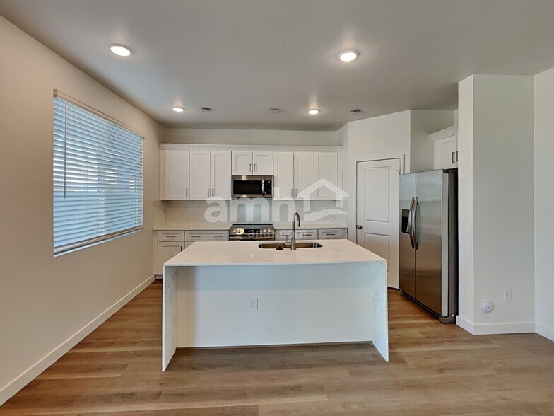 Building Photo - 4527 S 97th Dr