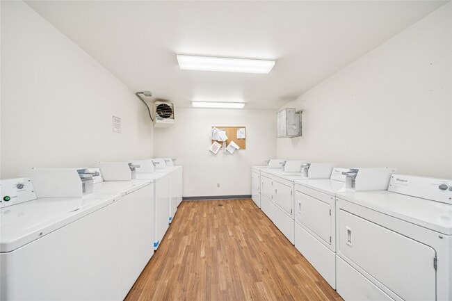 Building Photo - 2610 Mill Bay Rd