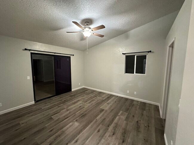 Building Photo - 14334 Poplar St