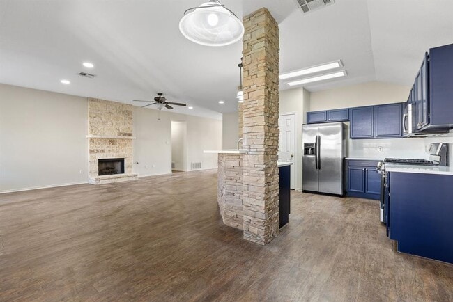 Building Photo - 3812 Eagles Nest St