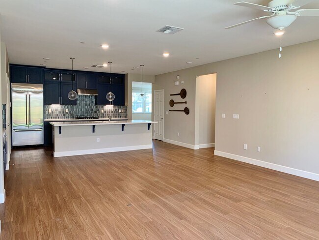 Building Photo - Single Story Craftsmen in Hollister