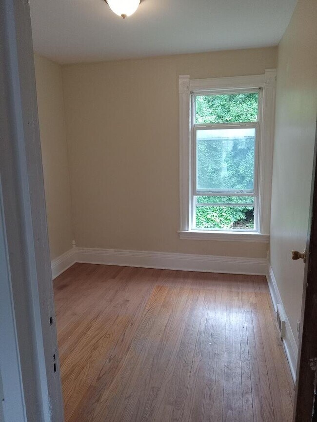 Building Photo - 455 Wilkinson St