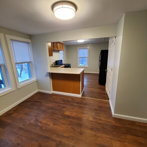 Building Photo - 398 Weaver St