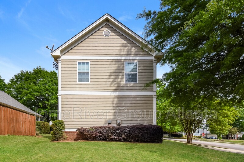 Building Photo - 100 Orchard Dr