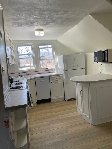 New dishwasher - 123 Huguenot St