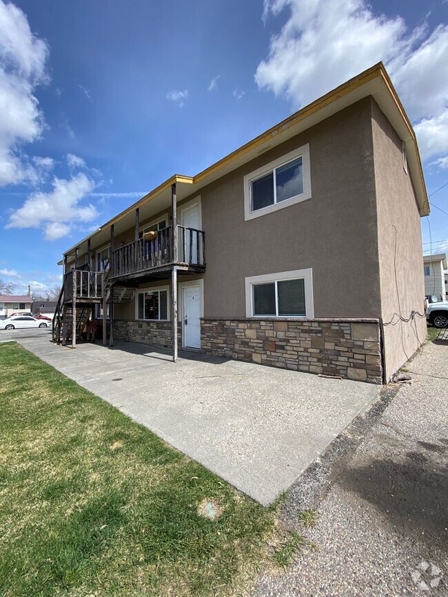 Building Photo - 2 bed / 1 bath apartment in Idaho Falls