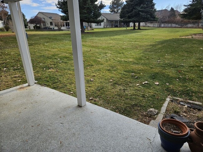 Building Photo - Wonderful townhome for rent in Nampa.  Near Lake Lowell.